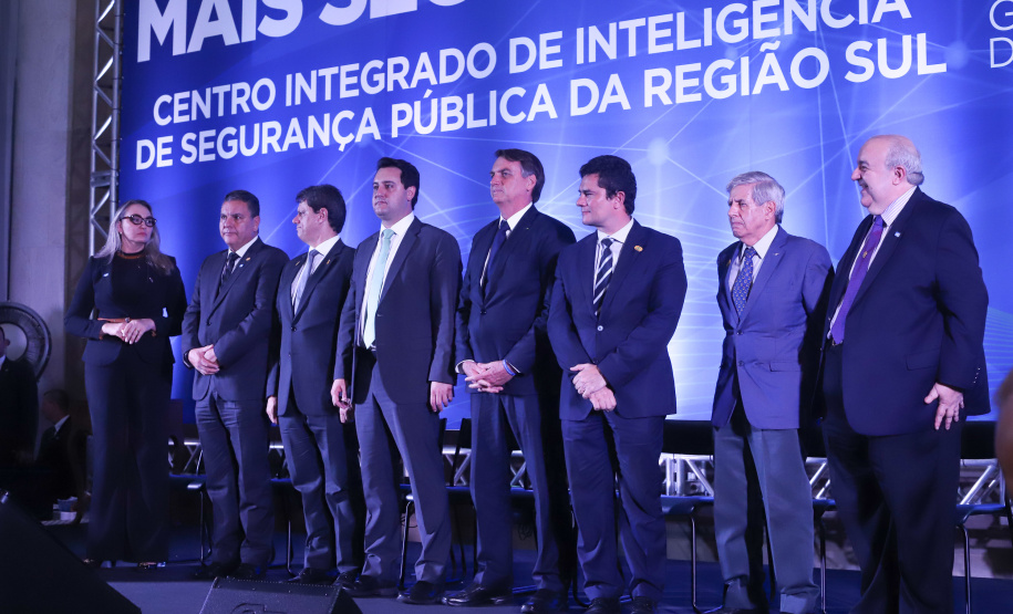 O governador Carlos Massa Ratinho Junior destacou nesta sexta-feira (10) que as forças de segurança do Paraná conseguiram reduzir em 32% o número de homicídios nos primeiros 120 dias deste ano, na comparação com o mesmo quadrimestre do ano passado