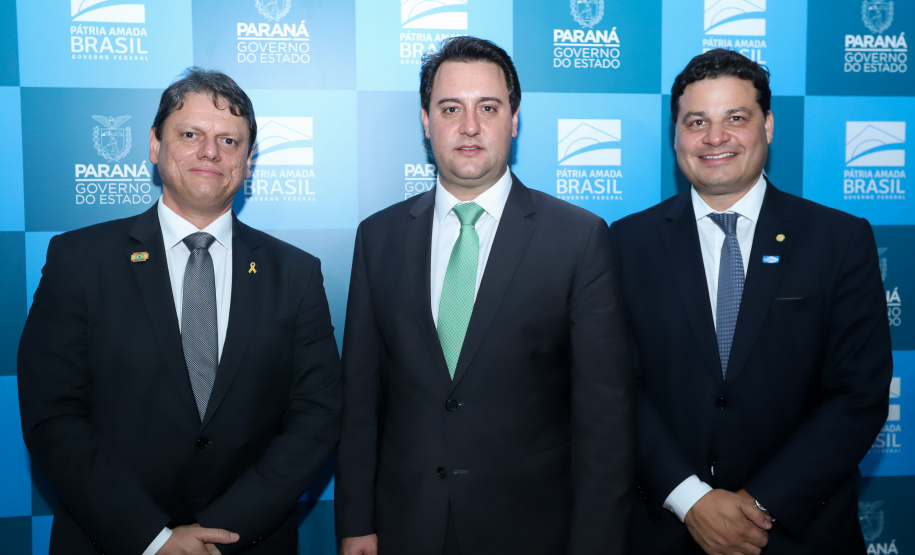 O governador Carlos Massa Ratinho Junior destacou nesta sexta-feira (10) que as forças de segurança do Paraná conseguiram reduzir em 32% o número de homicídios nos primeiros 120 dias deste ano, na comparação com o mesmo quadrimestre do ano passado