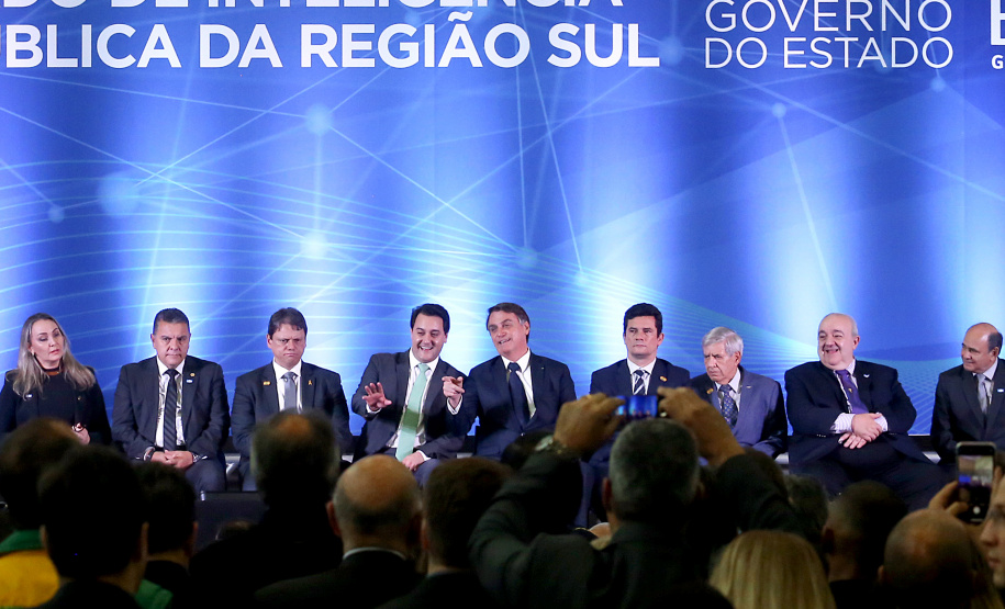 O governador Carlos Massa Ratinho Junior destacou nesta sexta-feira (10) que as forças de segurança do Paraná conseguiram reduzir em 32% o número de homicídios nos primeiros 120 dias deste ano, na comparação com o mesmo quadrimestre do ano passado