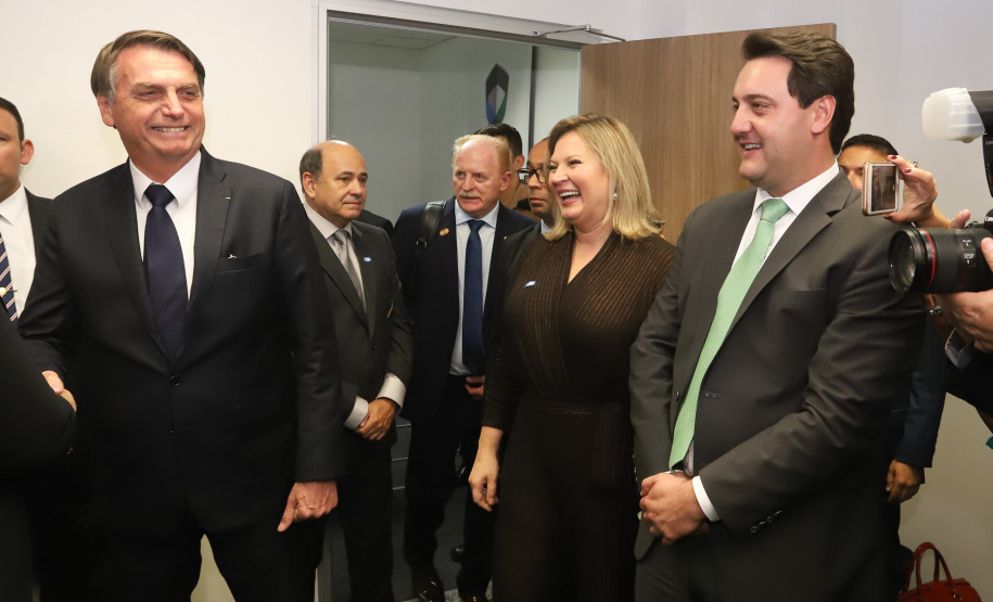 O Centro Integrado de Inteligência de Segurança Pública da Região Sul (CIISP-Sul) iniciou oficialmente as atividades nesta sexta-feira (10). A unidade funciona em Curitiba e a ativação contou com a presença do presidente Jair Bolsonaro, do governador Carlos Massa Ratinho Junior, do ministro da Justiça e Segurança Pública, Sérgio Moro, e de representantes do Rio Grande do Sul e Santa Catarina, além de autoridades federais e estaduais.

 Foto: Rodrigo Felix Leal/ANPr