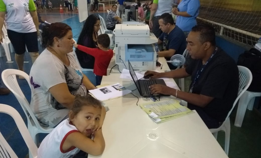 A feira de serviços Paraná Cidadão ofertou diversos serviços gratuitos para a população do município de Palotina e região. Durante os três dias de evento mais de 2 mil pessoas passaram pelo Ginásio Municipal de Esportes Romeu Hendges (Umesp).Foto:SEJUT