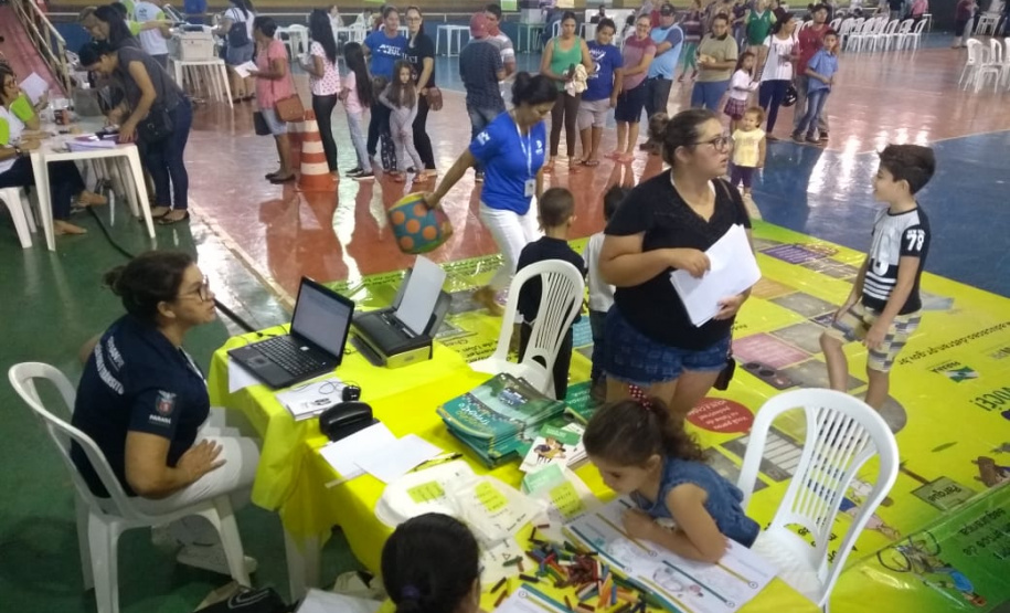 A feira de serviços Paraná Cidadão ofertou diversos serviços gratuitos para a população do município de Palotina e região. Durante os três dias de evento mais de 2 mil pessoas passaram pelo Ginásio Municipal de Esportes Romeu Hendges (Umesp).Foto:SEJUT