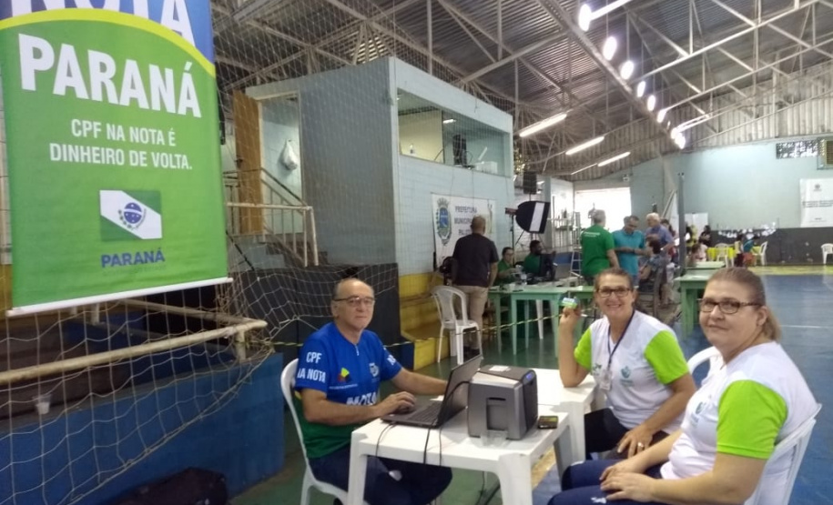 A feira de serviços Paraná Cidadão ofertou diversos serviços gratuitos para a população do município de Palotina e região. Durante os três dias de evento mais de 2 mil pessoas passaram pelo Ginásio Municipal de Esportes Romeu Hendges (Umesp).Foto:SEJUT