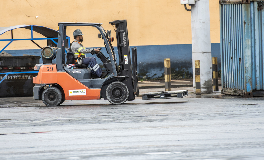 Os Portos do Paraná usam a partir desta segunda-feira (13) uma ferramenta gerencial para identificar o comportamento do trabalhador nas áreas portuárias e relacioná-lo com o potencial de risco de acidentes. É o Índice de Segurança Portuária (ISP), que faz parte do Programa de Prevenção e Redução de Acidentes, Incidentes e Desvios.Foto: Claudio Neves/APPA