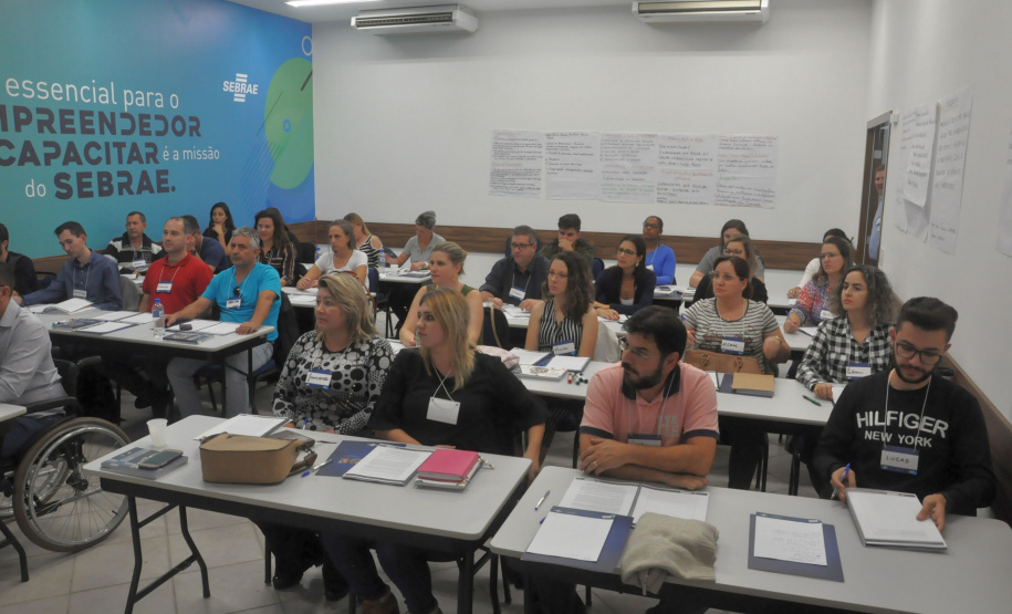 Fomento Paraná prepara nova turma de agentes de crédito A fase presencial do treinamento acontece nas instalações do Centro de Capacitação do Sebrae-PR em Curitiba. Foto: Divulgação/Fomento Paraná