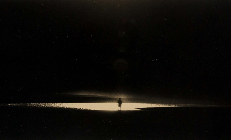 A mostra “Com Título e Sem Título, Técnicas e Dimensões Variadas – Museu Oscar Niemeyer, Aquisições e Doações Recentes” será inaugurada na quinta-feira (16). São 54 obras, entre esculturas, instalações, gravuras, pinturas e fotografias de artistas paranaenses, nacionais e internacionais. A exposição fica em cartaz até 18 de agosto.Foto:Reprodução - Marcelo Kawase/MON