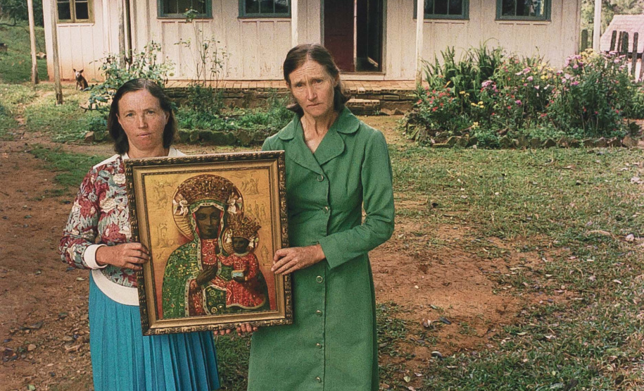 A mostra “Com Título e Sem Título, Técnicas e Dimensões Variadas – Museu Oscar Niemeyer, Aquisições e Doações Recentes” será inaugurada na quinta-feira (16). São 54 obras, entre esculturas, instalações, gravuras, pinturas e fotografias de artistas paranaenses, nacionais e internacionais. A exposição fica em cartaz até 18 de agosto. Foto:Reprodução - Marcelo Kawase/MON