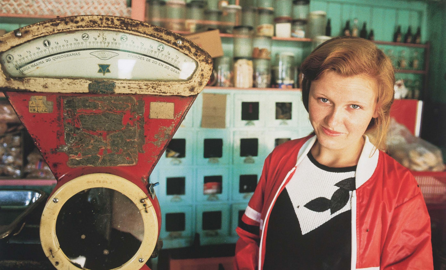 A mostra “Com Título e Sem Título, Técnicas e Dimensões Variadas – Museu Oscar Niemeyer, Aquisições e Doações Recentes” será inaugurada na quinta-feira (16). São 54 obras, entre esculturas, instalações, gravuras, pinturas e fotografias de artistas paranaenses, nacionais e internacionais. A exposição fica em cartaz até 18 de agosto. Foto:Reprodução - Marcelo Kawase/MON