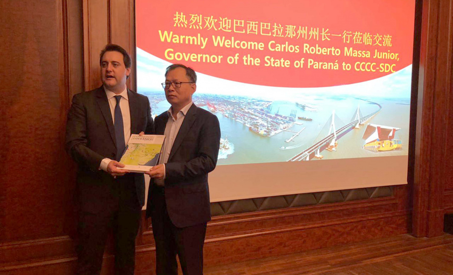 O Paraná toma a frente entre os estados brasileiros nos contatos com empresas chinesas que tenham interesse em investir no Brasil. Reportagem do jornal Valor Econômico publicada nesta segunda-feira (13) destacou a iniciativa do governador Carlos Massa Ratinho Junior, que esteve em Xangai no final de abril, de iniciar conversas com empresários chineses para viabilizar projetos estaduais. Foto: Divulgação/ANPR