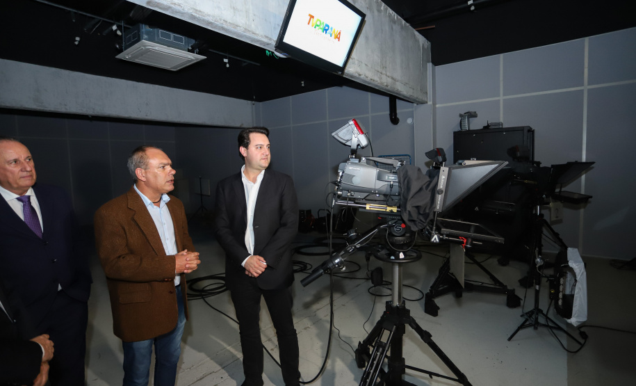 A TV Paraná Turismo foi lançada nesta segunda-feira (13), no Canal da Música, em Curitiba, sede da emissora, com a presença do governador Carlos Massa Ratinho Junior. A estreia da grade será nesta terça-feira, às 20 horas, com o programa AgroTur, dedicado ao turismo rural.. Curitiba,13/05/2019 Foto: Rodrigo Felix Leal/ ANPr