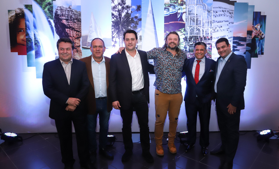 A TV Paraná Turismo foi lançada nesta segunda-feira (13), no Canal da Música, em Curitiba, sede da emissora, com a presença do governador Carlos Massa Ratinho Junior. A estreia da grade será nesta terça-feira, às 20 horas, com o programa AgroTur, dedicado ao turismo rural.. Curitiba,13/05/2019 Foto: Rodrigo Felix Leal/ ANPr