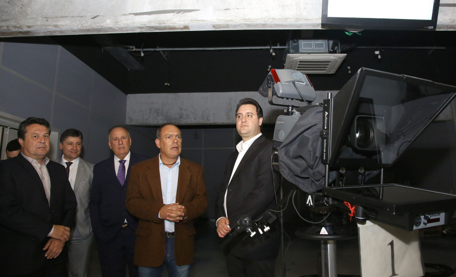 A TV Paraná Turismo foi lançada nesta segunda-feira (13), no Canal da Música, em Curitiba, sede da emissora, com a presença do governador Carlos Massa Ratinho Junior. A estreia da grade será nesta terça-feira, às 20 horas, com o programa AgroTur, dedicado ao turismo rural.. Curitiba,13/05/2019 Foto: Jaelson Lucas/ ANPr