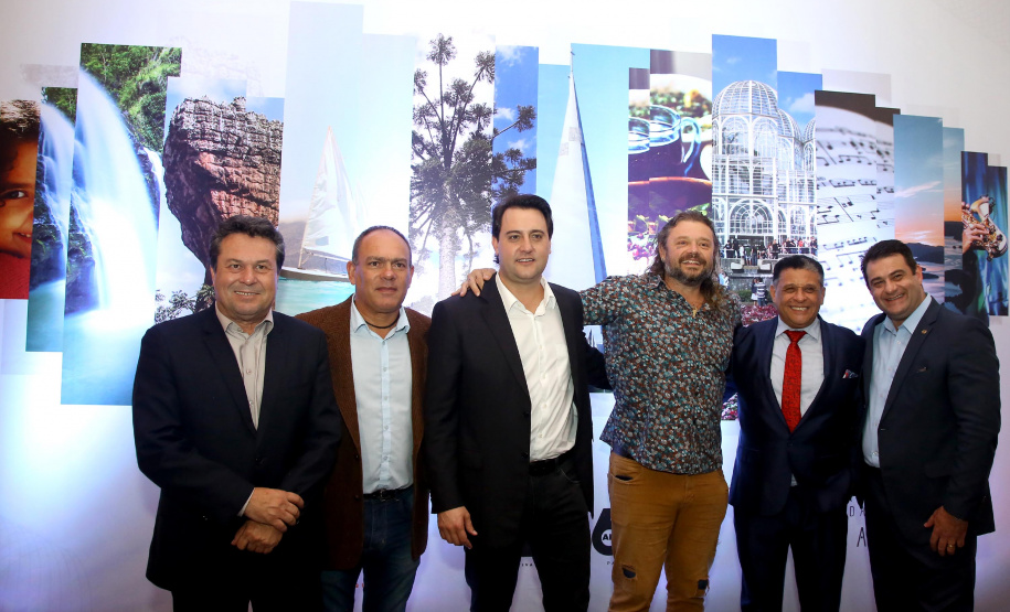 A TV Paraná Turismo foi lançada nesta segunda-feira (13), no Canal da Música, em Curitiba, sede da emissora, com a presença do governador Carlos Massa Ratinho Junior. A estreia da grade será nesta terça-feira, às 20 horas, com o programa AgroTur, dedicado ao turismo rural.. Curitiba,13/05/2019 Foto:Jaelson Lucas / ANPr