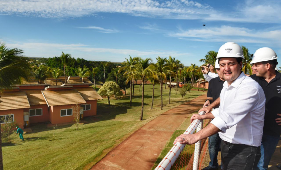 O governador Carlos Massa Ratinho Junior esteve nesta terça-feira (14) no local onde vai funcionar o Hard Rock Hotel Ilha do Sol, entre Sertaneja e Primeiro de Maio, no Norte do Paraná. Foto: Gilson Abreu/ANPr