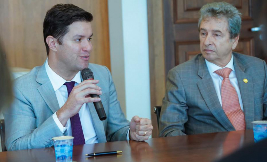 O Governo do Estado e o Tribunal de Justiça do Paraná (TJ-PR) assinaram nesta terça-feira (14) um acordo de cooperação para a implementação do projeto intitulado “Rolê Cívico Paranaense”, de inserção de jovens universitários no ambiente de gestão estadual