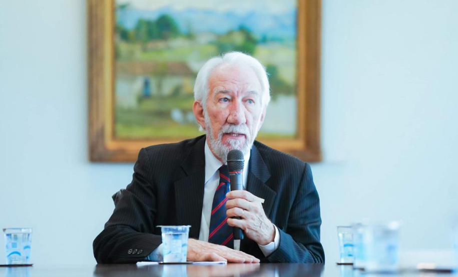 O Governo do Estado e o Tribunal de Justiça do Paraná (TJ-PR) assinaram nesta terça-feira (14) um acordo de cooperação para a implementação do projeto intitulado “Rolê Cívico Paranaense”, de inserção de jovens universitários no ambiente de gestão estadual