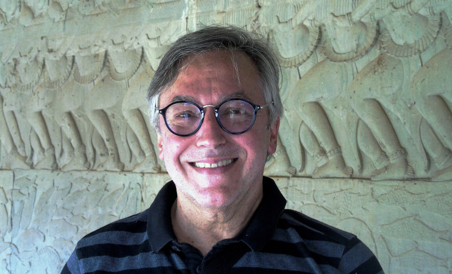 O Museu Oscar Niemeyer inicia nesta quarta-feira (15) a programação da 17ª Semana Nacional de Museus. O destaque é mediação do professor e colecionador Fausto Godoy à exposição “Ásia: a terra, os homens, os deuses”, às 15 horas. Ao longo de sua carreira diplomática ele reuniu peças raras provenientes de cerca de 10 países e doou cerca de 3 mil delas ao MON. 
Foto: Divulgação/MON