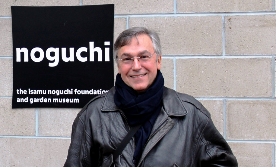 O Museu Oscar Niemeyer inicia nesta quarta-feira (15) a programação da 17ª Semana Nacional de Museus. O destaque é mediação do professor e colecionador Fausto Godoy à exposição “Ásia: a terra, os homens, os deuses”, às 15 horas. Ao longo de sua carreira diplomática ele reuniu peças raras provenientes de cerca de 10 países e doou cerca de 3 mil delas ao MON. 
Foto: Divulgação/MON