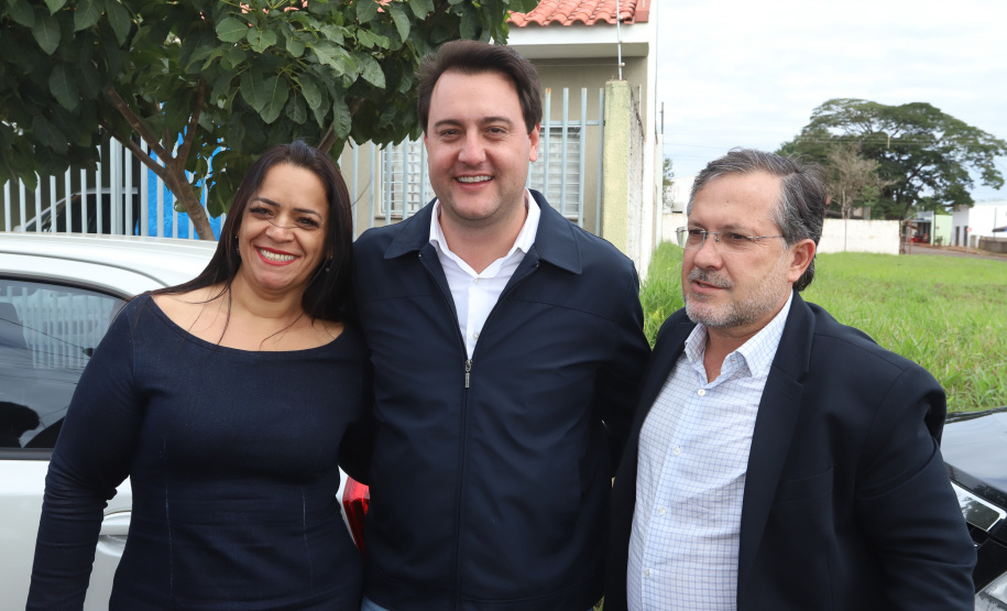 O governador Carlos Massa Ratinho Junior esteve nesta quarta-feira (15) em Campo Mourão e confirmou recursos para obras de infraestrutura urbana e compra de veículos, máquinas e equipamentos para 12 municípios do Noroeste do Paraná. Ele autorizou as licitações e homologações dos projetos da Secretaria de Estado do Desenvolvimento Urbano e Obras Públicas. Os investimentos somam R$ 8 milhões. Foto: Rodrigo Felix Leal/ANPr