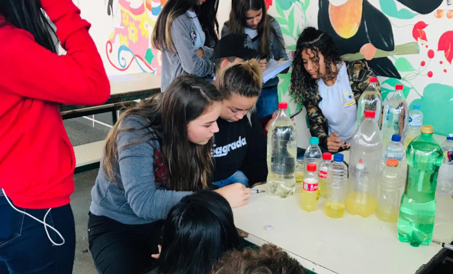 O ensino teórico aliado a atividades práticas enriquece o currículo, facilita o processo de ensino e aprendizado e torna as aulas mais interativas. Trata-se da metodologia do ensino prático, que tem transformado as aulas nas escolas da rede estadual de ensino.
Foto: Divulgação/SEED