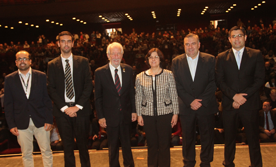 O Governo do Estado, por meio da Secretaria da Justiça, Família e Trabalho (Seju), firmou  nesta quarta-feira (15) convênios que beneficiam mais de 100 municípios e instituições. Os convênios foram assinados e repassados pelo vice-governador Darci Piana e pelo secretário da Sejut, Ney Leprevost , durante o evento em comemoração ao Dia Internacional da Família, no intuito de beneficiar milhares de famílias por todo o estado. Foto:Pedro Mariucci Neto/SEJUT