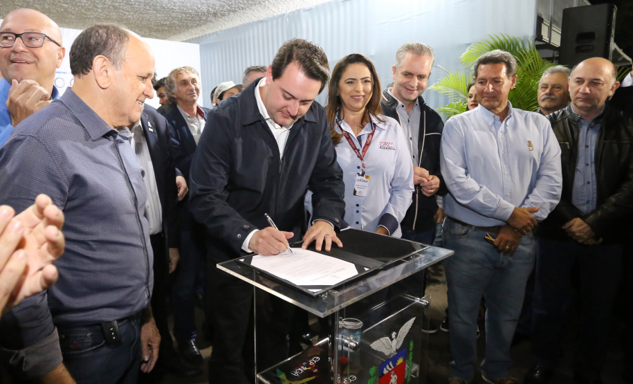 O governador Carlos Massa Ratinho Junior destacou, no ato de transferência da sede da administração estadual para Maringá, no Noroeste do Paraná, que a iniciativa visa atender as demandas da região e tornar o Governo mais acessível para a população. O município irá sediar o Poder Executivo até sexta-feira (17). Foto: José Fernando Ogura/ANPr