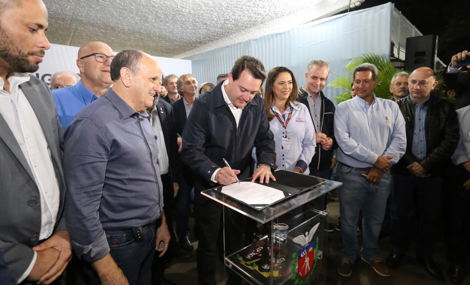 O governador Carlos Massa Ratinho Junior destacou, no ato de transferência da sede da administração estadual para Maringá, no Noroeste do Paraná, que a iniciativa visa atender as demandas da região e tornar o Governo mais acessível para a população. O município irá sediar o Poder Executivo até sexta-feira (17). Foto: José Fernando Ogura/ANPr