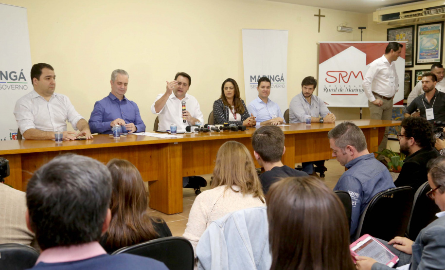 O governador Carlos Massa Ratinho Junior recebe a imprensa para entrevista coletiva, na Expoingá. Maringá,16/05/2019. FotoGilson Abreu/ANPr