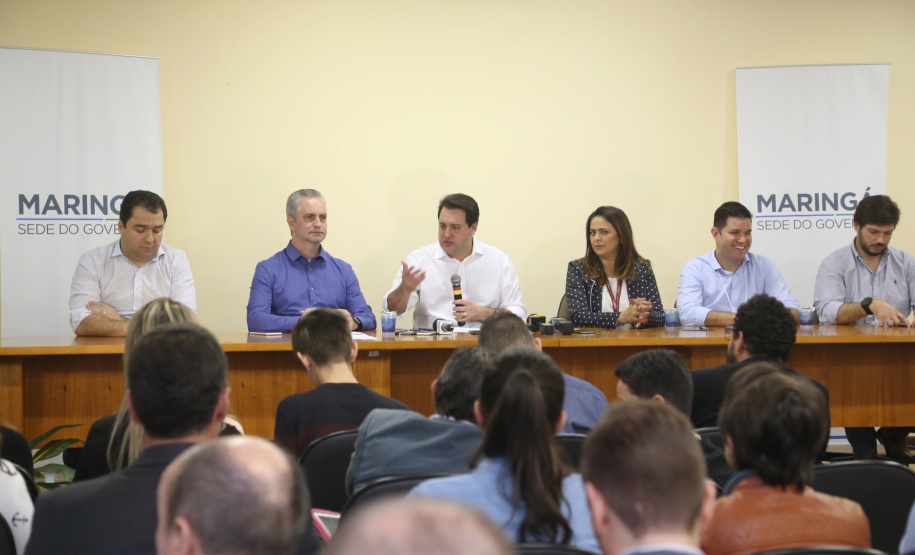 O governador Carlos Massa Ratinho Junior recebe a imprensa para entrevista coletiva, na Expoingá. Maringá,16/05/2019. FotoGilson Abreu/ANPr