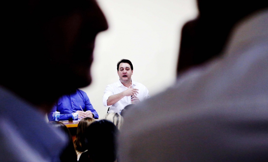 O governador Carlos Massa Ratinho Junior recebe a imprensa para entrevista coletiva, na Expoingá. Maringá,16/05/2019. FotoGilson Abreu/ANPr