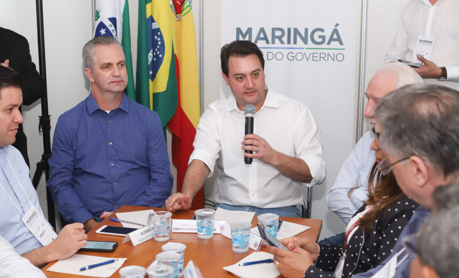 O governador Carlos Massa Ratinho Junior lançou nesta quinta-feira (16) o Parque Tecnológico do Instituto de Tecnologia do Paraná (Tecpar) em Maringá, no Noroeste do Paraná. Durante reunião do secretariado realizada na Expoingá, o governador assinou o edital de chamamento de empresas de base tecnológica para o local. Foto: Rodrigo Felix Leal/ANPr