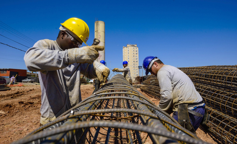 A taxa de desocupação no Paraná nos primeiros três meses de 2019 caiu em relação ao primeiro trimestre do ano passado e faz com que o Estado tenha um dos menores índices de desemprego no país. Além disso, o rendimento médio real dos trabalhadores paranaenses é o quarto maior do país.Foto: Antonio Costa/Arquivo ANPr