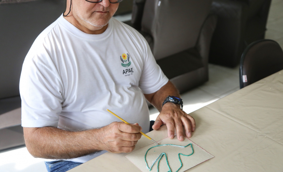 O governador Carlos Massa Ratinho Junior esteve nesta quinta-feira (17) na Apae de Maringá para conhecer as instalações e as atividades desenvolvidas no local. Acompanhado do secretário de Estado da Educação, Renato Feder, e do presidente da Federação das APAEs do do Paraná, Fernando Meneguetti, Ratinho Junior conheceu os projetos que atendem, mensalmente, 1.068 pessoas com deficiência.. Foto: José Fernando Ogura/ANPr