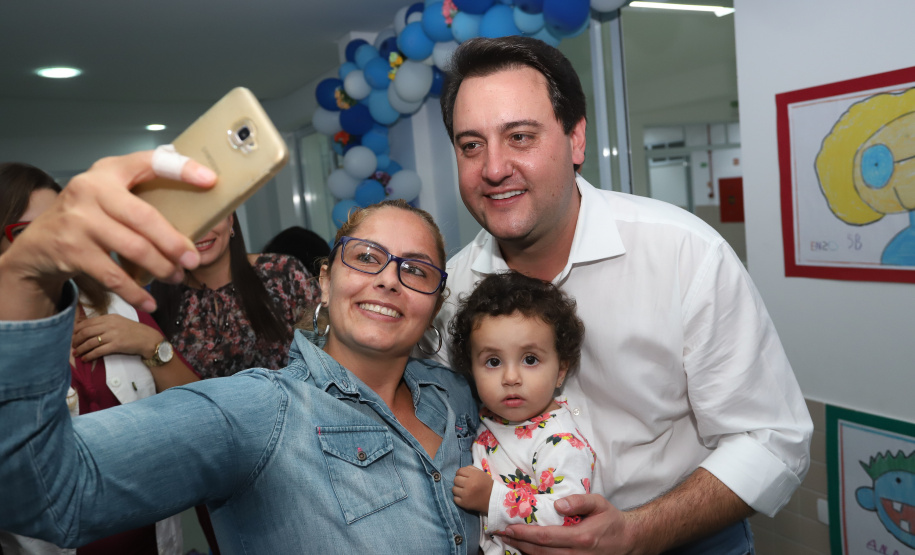 O governador Carlos Massa Ratinho Junior também inaugurou nesta quinta-feira (16) o CMEI José Prestes Neto, no Jardim Alvorada, em Maringá. O prédio de 3 mil metros quadrados tem capacidade para até 500 alunos do berçário ao 5° ano.Foto Rodrigo Felix Leal/ANPr