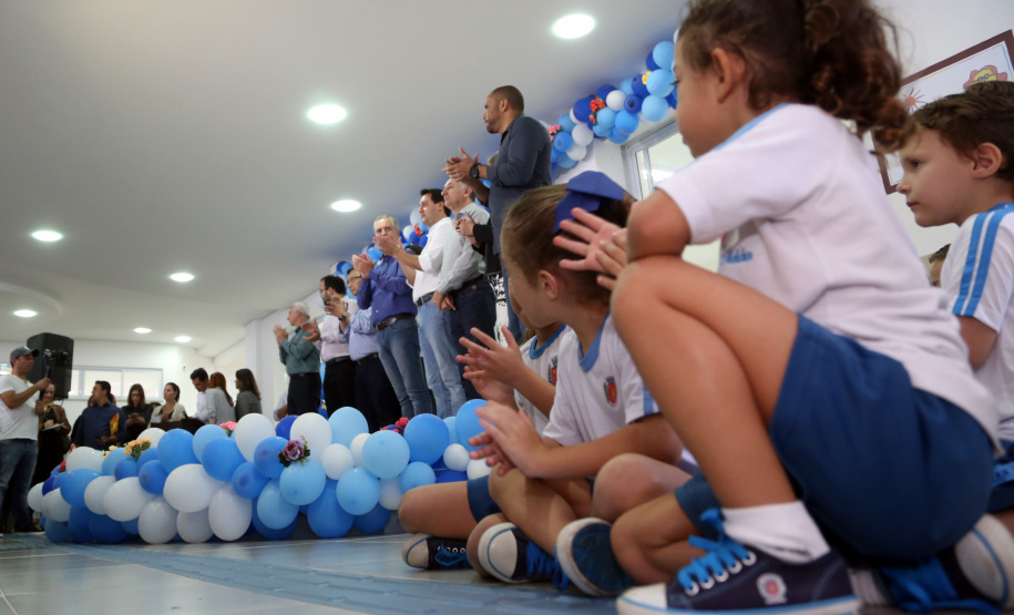 O governador Carlos Massa Ratinho Junior também inaugurou nesta quinta-feira (16) o CMEI José Prestes Neto, no Jardim Alvorada, em Maringá. O prédio de 3 mil metros quadrados tem capacidade para até 500 alunos do berçário ao 5° ano.Foto Gilson Abreu/ANPr