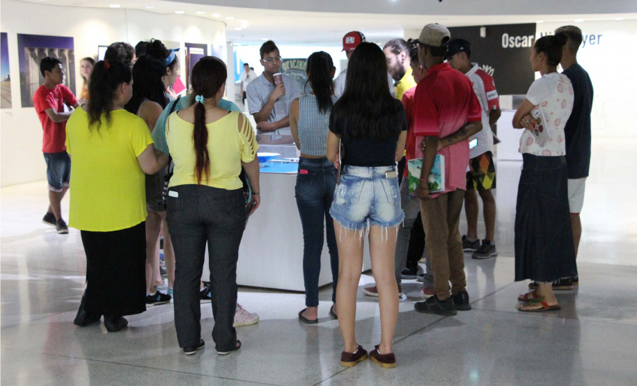 Visita mediada. Foto: Maia Franco/MON