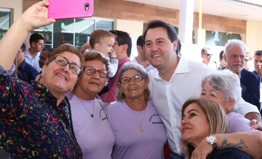 O Governo do Paraná concluiu nesta sexta-feira (17) a agenda em Maringá com a confirmação de R$ 41 milhões para ações e investimentos em 40 municípios da região Noroeste. O governador Carlos Massa Ratinho Junior recebeu prefeitos na 47ª Expoingá, no Parque Internacional de Exposições Francisco Feio Ribeiro. O encontro fez parte das ações em Maringá como sede administrativa do governo estadual. Foto: Rodrio Felix Leal/ANPr