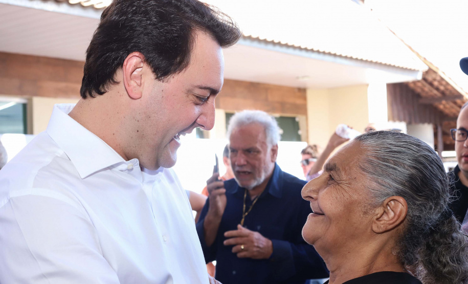 O Governo do Paraná concluiu nesta sexta-feira (17) a agenda em Maringá com a confirmação de R$ 41 milhões para ações e investimentos em 40 municípios da região Noroeste. O governador Carlos Massa Ratinho Junior recebeu prefeitos na 47ª Expoingá, no Parque Internacional de Exposições Francisco Feio Ribeiro. O encontro fez parte das ações em Maringá como sede administrativa do governo estadual. Foto: Rodrio Felix Leal/ANPr