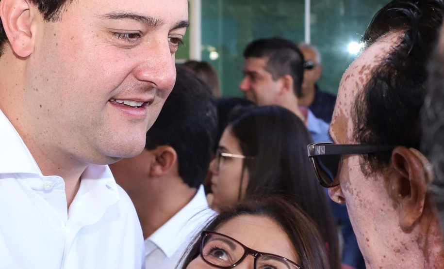 O Governo do Paraná concluiu nesta sexta-feira (17) a agenda em Maringá com a confirmação de R$ 41 milhões para ações e investimentos em 40 municípios da região Noroeste. O governador Carlos Massa Ratinho Junior recebeu prefeitos na 47ª Expoingá, no Parque Internacional de Exposições Francisco Feio Ribeiro. O encontro fez parte das ações em Maringá como sede administrativa do governo estadual. Foto: Rodrio Felix Leal/ANPr