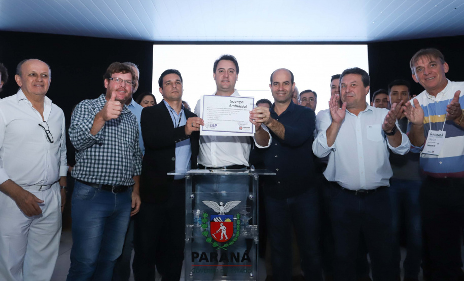 O Governo do Paraná concluiu nesta sexta-feira (17) a agenda em Maringá com a confirmação de R$ 41 milhões para ações e investimentos em 40 municípios da região Noroeste. O governador Carlos Massa Ratinho Junior recebeu prefeitos na 47ª Expoingá, no Parque Internacional de Exposições Francisco Feio Ribeiro. O encontro fez parte das ações em Maringá como sede administrativa do governo estadual. Foto: Rodrio Felix Leal/ANPr