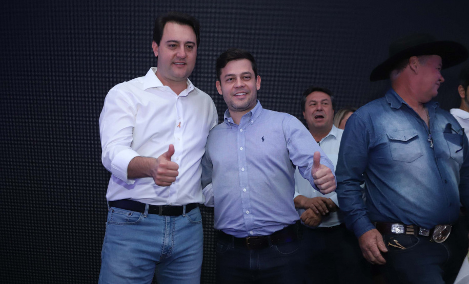 O Governo do Paraná concluiu nesta sexta-feira (17) a agenda em Maringá com a confirmação de R$ 41 milhões para ações e investimentos em 40 municípios da região Noroeste. O governador Carlos Massa Ratinho Junior recebeu prefeitos na 47ª Expoingá, no Parque Internacional de Exposições Francisco Feio Ribeiro. O encontro fez parte das ações em Maringá como sede administrativa do governo estadual. Foto: Rodrio Felix Leal/ANPr