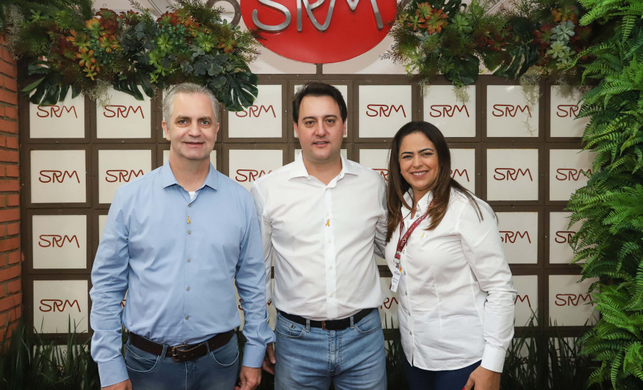 O Governo do Paraná concluiu nesta sexta-feira (17) a agenda em Maringá com a confirmação de R$ 41 milhões para ações e investimentos em 40 municípios da região Noroeste. O governador Carlos Massa Ratinho Junior recebeu prefeitos na 47ª Expoingá, no Parque Internacional de Exposições Francisco Feio Ribeiro. O encontro fez parte das ações em Maringá como sede administrativa do governo estadual. Foto: Rodrio Felix Leal/ANPr