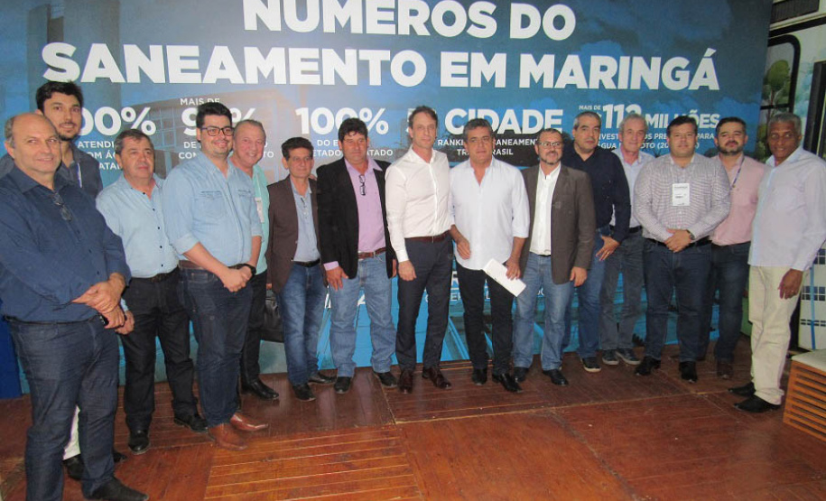 Prefeitos, secretários e vereadores de mais de 20 cidades da região Noroeste reuniram-se com a diretoria da Sanepar nesta quinta e sexta-feira (16 e 17), durante a regionalização do Governo do Estado na Expoingá, em Maringá