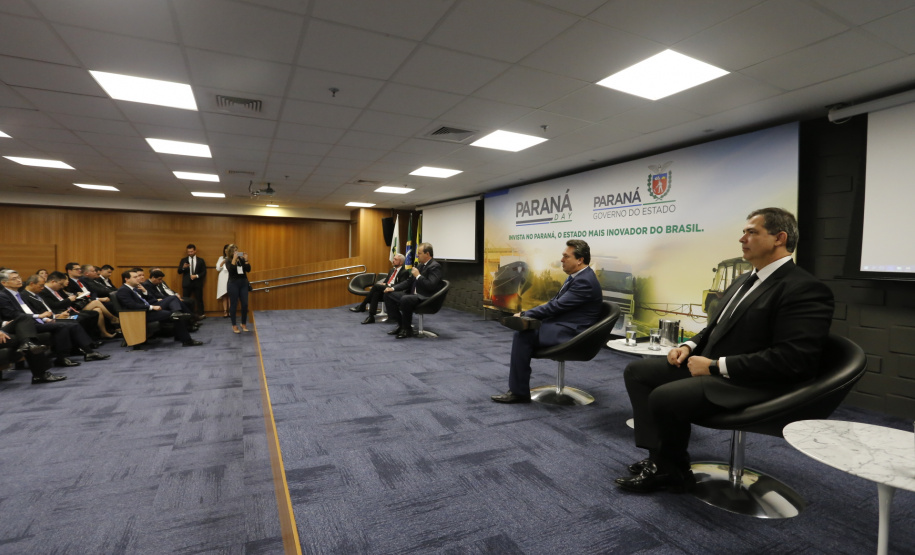 Programa de concessões na área da infraestrutura, projetos de parcerias público-privadas e um ambiente propício para negócios tornam o Paraná o Estado atrativo para investidores. A avaliação é do governador Carlos Massa Ratinho Junior, que abriu nesta terça-feira (21) a segunda edição do Paraná Day. Foto: Arnaldo Alves/ANPr