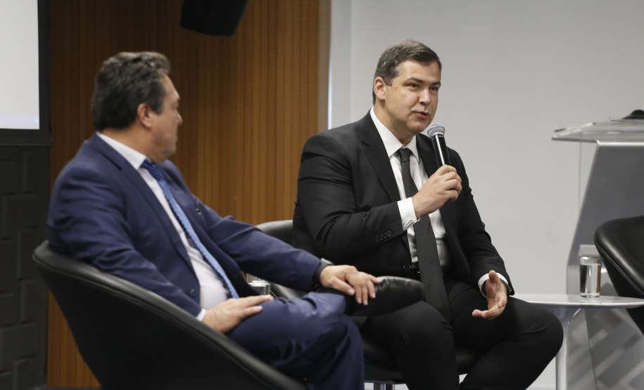 Programa de concessões na área da infraestrutura, projetos de parcerias público-privadas e um ambiente propício para negócios tornam o Paraná o Estado atrativo para investidores. A avaliação é do governador Carlos Massa Ratinho Junior, que abriu nesta terça-feira (21) a segunda edição do Paraná Day. Foto: Arnaldo Alves/ANPr