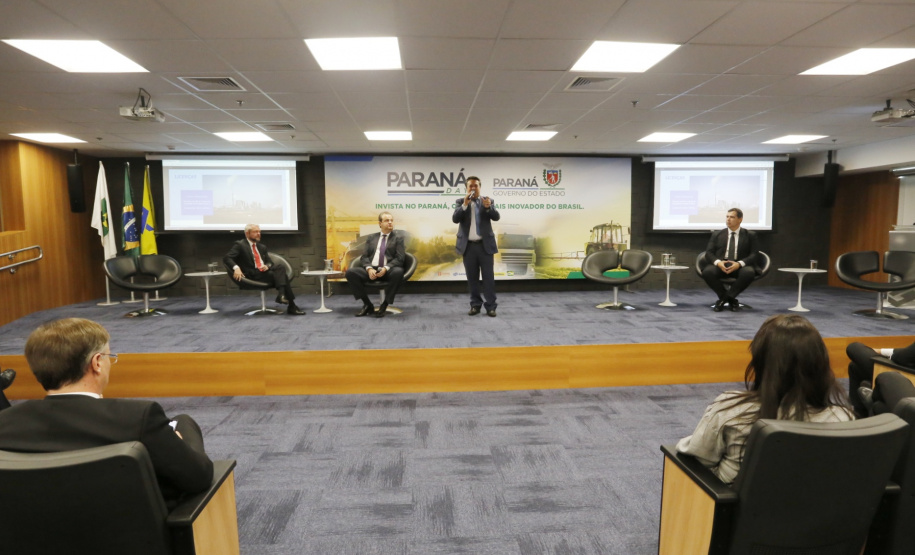 Programa de concessões na área da infraestrutura, projetos de parcerias público-privadas e um ambiente propício para negócios tornam o Paraná o Estado atrativo para investidores. A avaliação é do governador Carlos Massa Ratinho Junior, que abriu nesta terça-feira (21) a segunda edição do Paraná Day. Foto: Arnaldo Alves/ANPr
