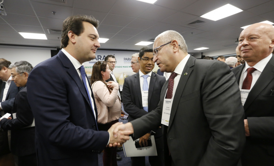 Programa de concessões na área da infraestrutura, projetos de parcerias público-privadas e um ambiente propício para negócios tornam o Paraná o Estado atrativo para investidores. A avaliação é do governador Carlos Massa Ratinho Junior, que abriu nesta terça-feira (21) a segunda edição do Paraná Day. Foto: Arnaldo Alves/ANPr