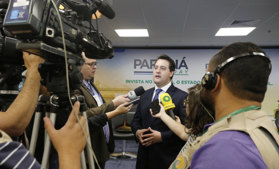 Programa de concessões na área da infraestrutura, projetos de parcerias público-privadas e um ambiente propício para negócios tornam o Paraná o Estado atrativo para investidores. A avaliação é do governador Carlos Massa Ratinho Junior, que abriu nesta terça-feira (21) a segunda edição do Paraná Day. Foto: Arnaldo Alves/ANPr