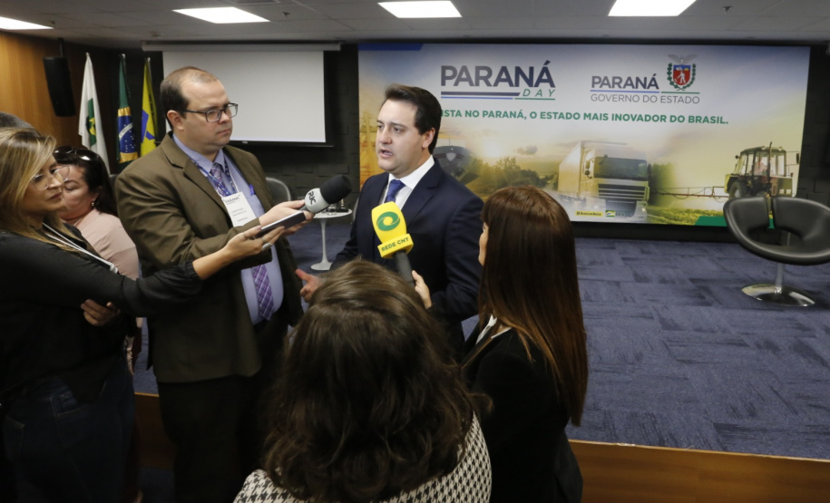 Programa de concessões na área da infraestrutura, projetos de parcerias público-privadas e um ambiente propício para negócios tornam o Paraná o Estado atrativo para investidores. A avaliação é do governador Carlos Massa Ratinho Junior, que abriu nesta terça-feira (21) a segunda edição do Paraná Day. Foto: Arnaldo Alves/ANPr