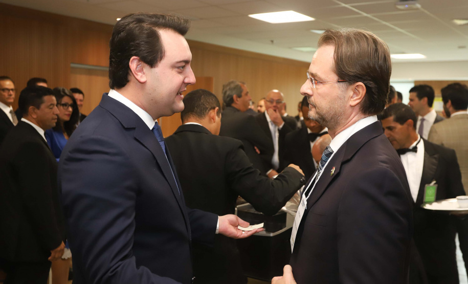 Programa de concessões na área da infraestrutura, projetos de parcerias público-privadas e um ambiente propício para negócios tornam o Paraná o Estado atrativo para investidores. A avaliação é do governador Carlos Massa Ratinho Junior, que abriu nesta terça-feira (21) a segunda edição do Paraná Day.Foto: Rodrigo Felix Leal/ANPr